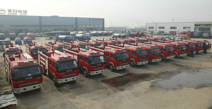 22輛國(guó)五2.5噸東風(fēng)小多利卡水罐消防車質(zhì)量檢測(cè)全部合格待發(fā)車